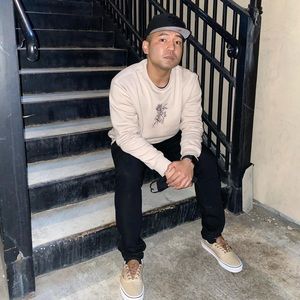 Meet your Posher, Tee